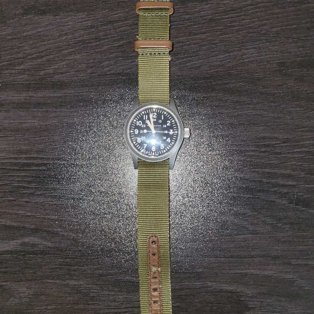 Hamilton Khaki Field Mechanical 38mm Includes Factory Bracelet And Strap